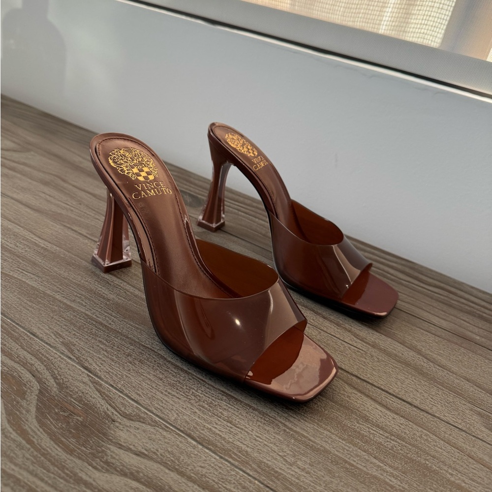 Vince Camuto Women'S Brown Clear Rendivi Lucite Dress Sandal. Size 7.